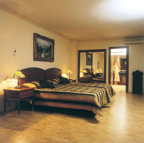 Aparthotel Park Plaza 4*